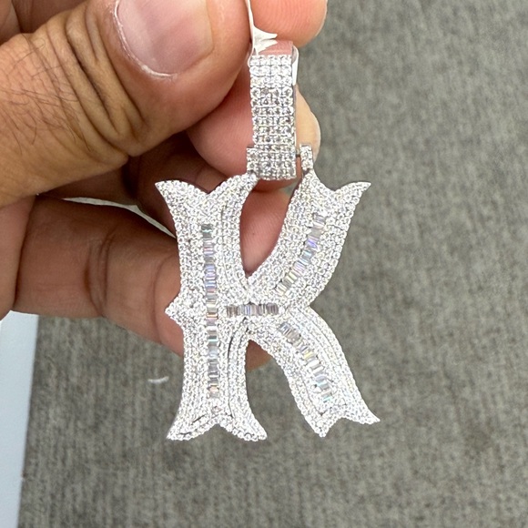 925 Sterling Silver moissanite Diamond later K pendant